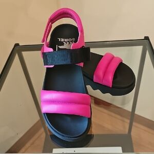 NWOT Sorel women's Brite Pink Sandals.Size 8